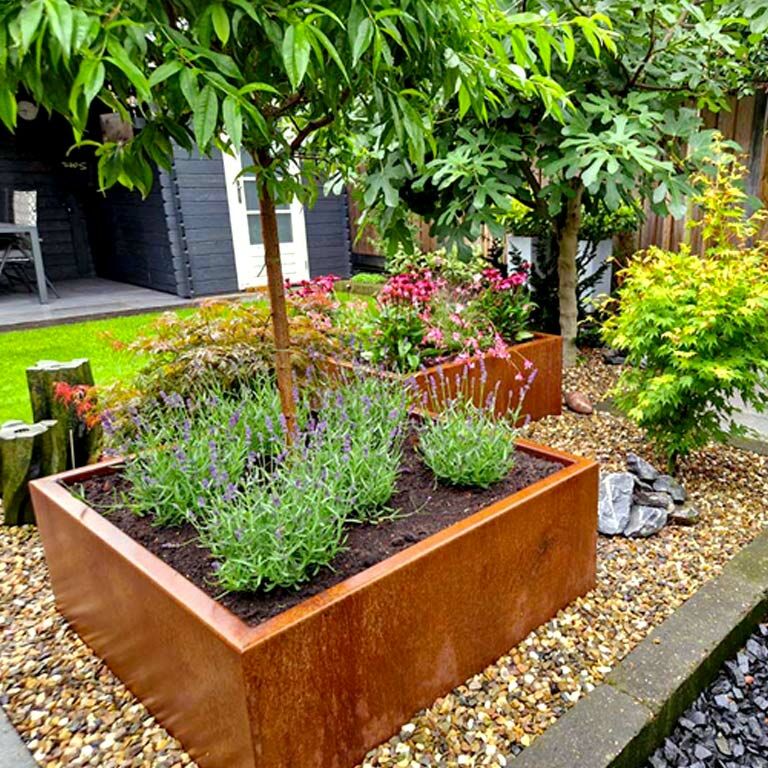 Floreira soldada em aço corten Montana 100 x 100 x 40 cm