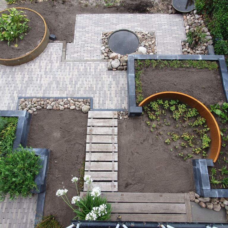 Muro de contenção curvo exterior em aço corten 100 x 100 cm (altura 40 cm)
