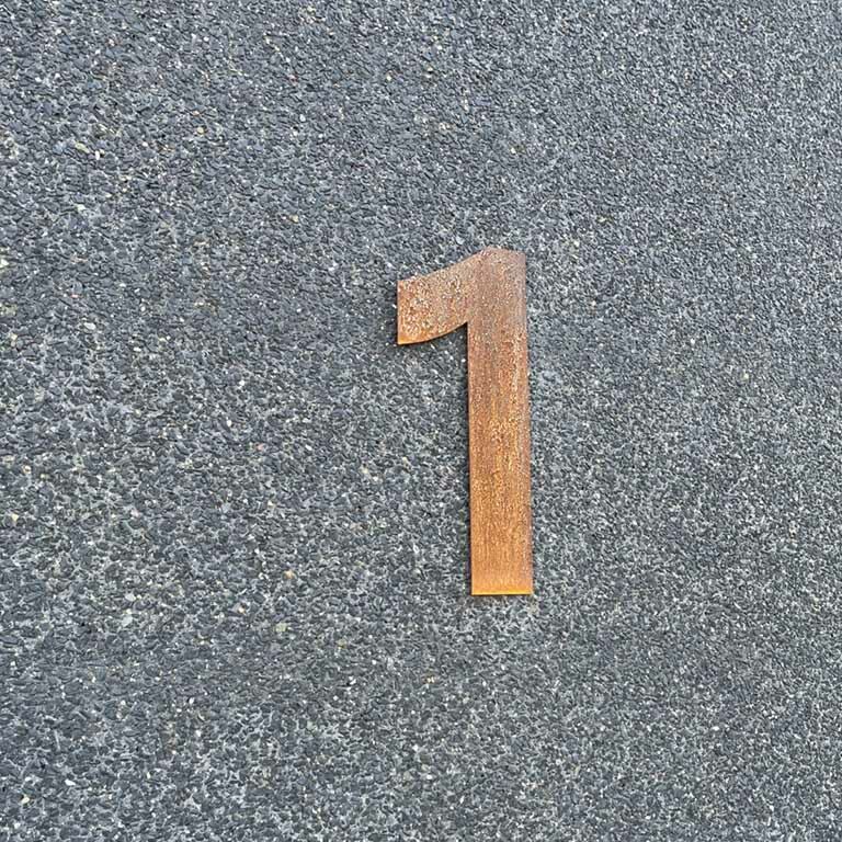 Número de casa em aço corten 1 - 30 cm