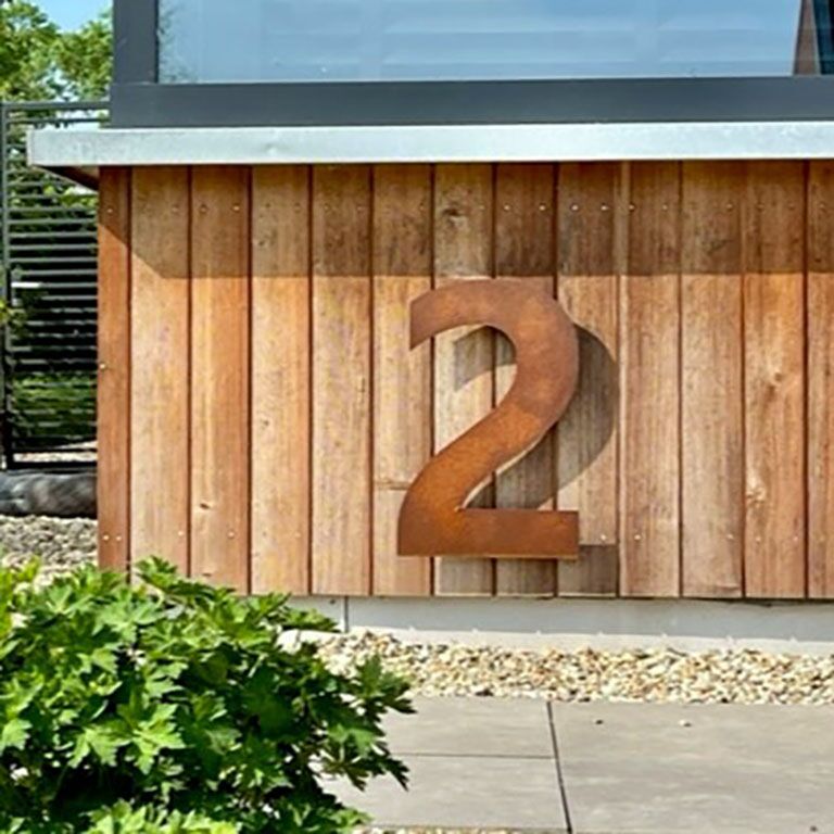 Número de casa em aço corten 2 - 50 cm