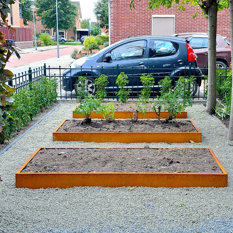 Borda fixa em aço corten 22 cm (comprimento 240 cm)