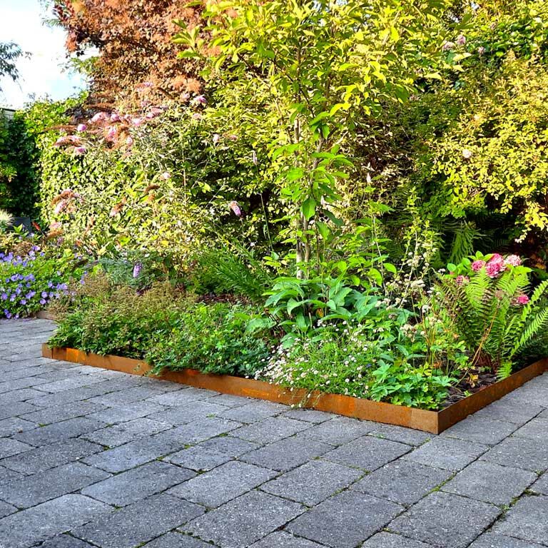 Conjunto completo de borda reta em aço corten de 15 cm por 15 metros