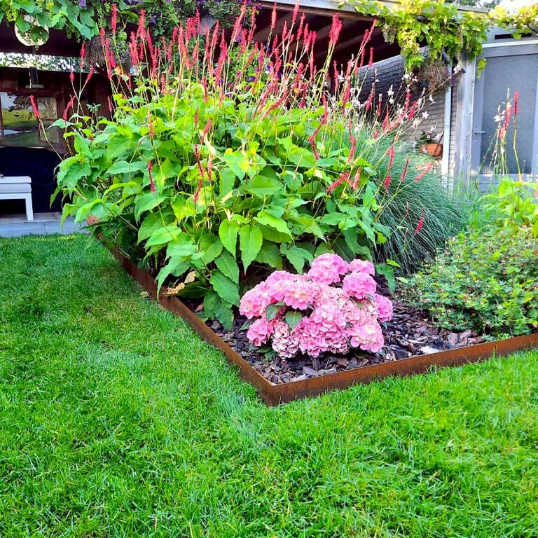 Borda reta em aço corten 15 cm (comprimento 240 cm)