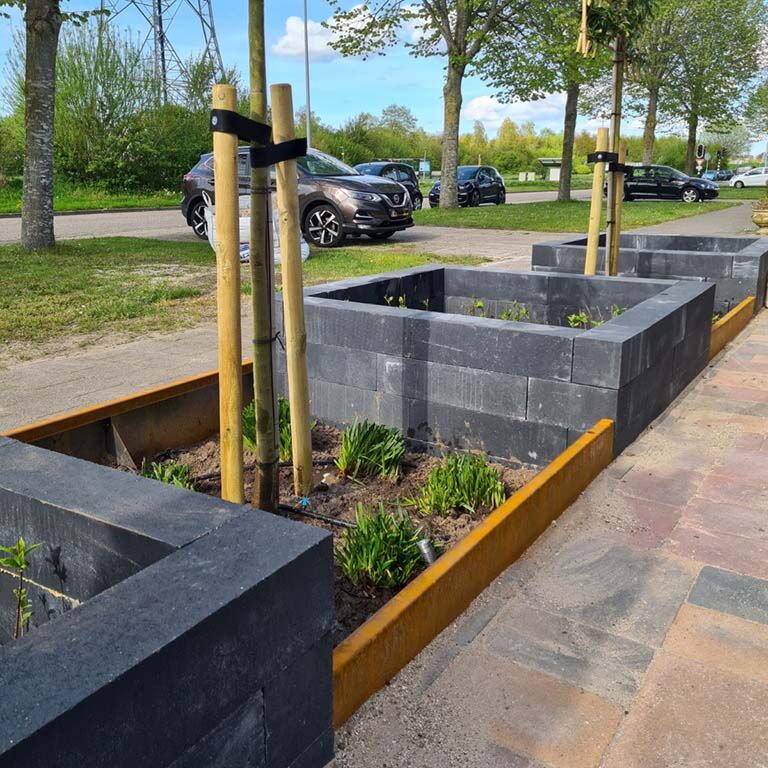 Muro de contenção reto de aço corten 150 cm (altura 30 cm)