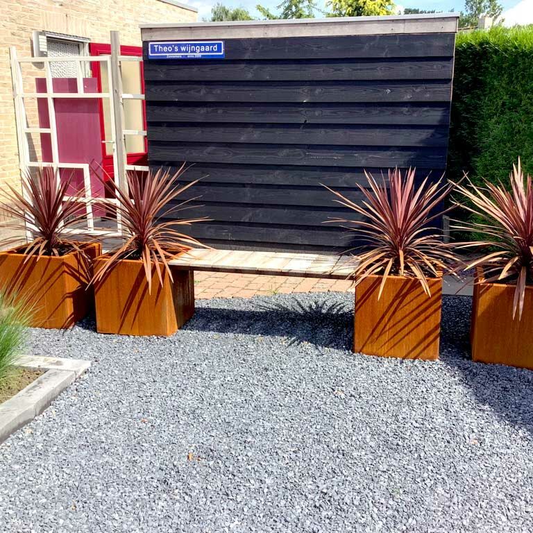 Floreira em aço corten com banco Vegas Miami