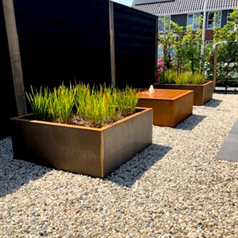 Floreira soldada em aço corten Montana 100 x 100 x 40 cm