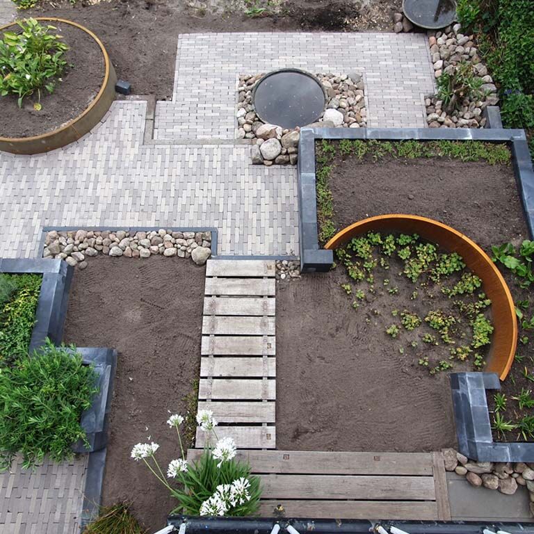 Muro de contenção curvo exterior em aço corten 100 x 100 cm (altura 40 cm)
