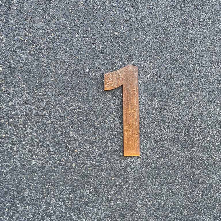 Número de casa em aço corten 1 - 30 cm