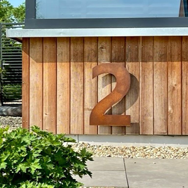 Número de casa em aço corten 2 - 50 cm