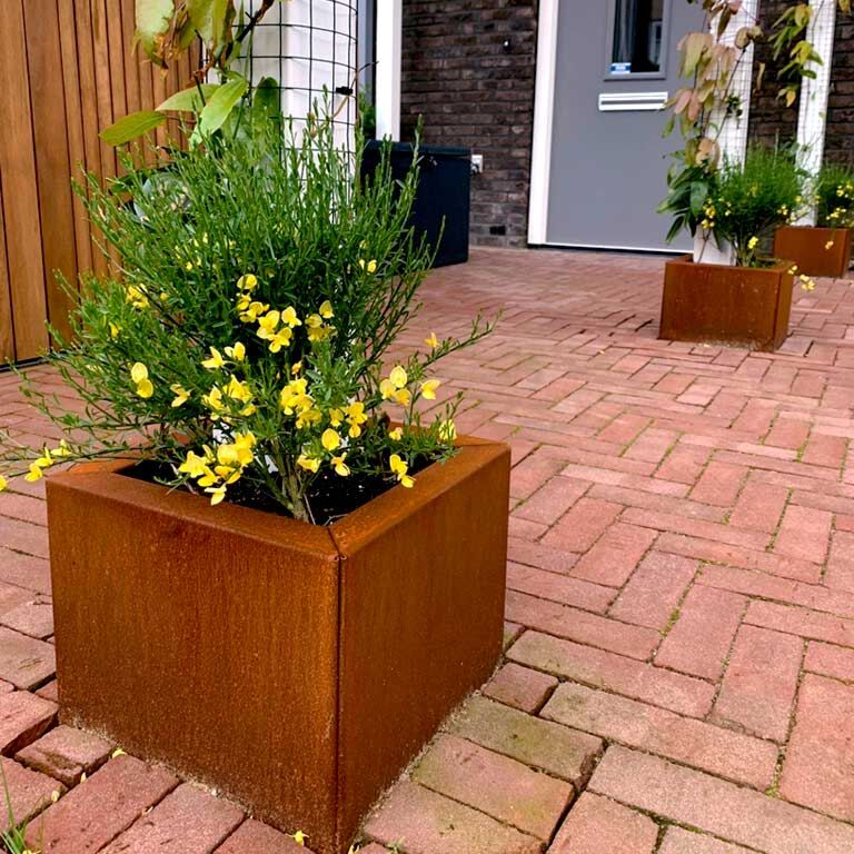 Floreira em aço corten Miami 30 x 30 cm