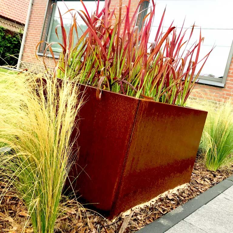 Floreira em aço corten Miami 60 x 60 cm