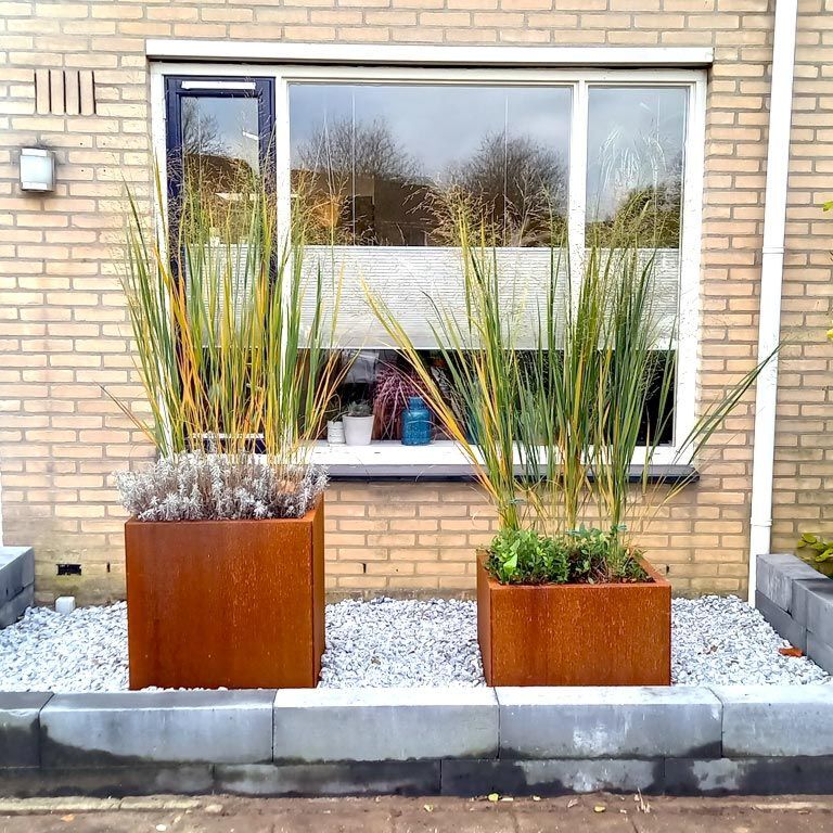 Floreira em aço corten Miami 60 x 60 cm