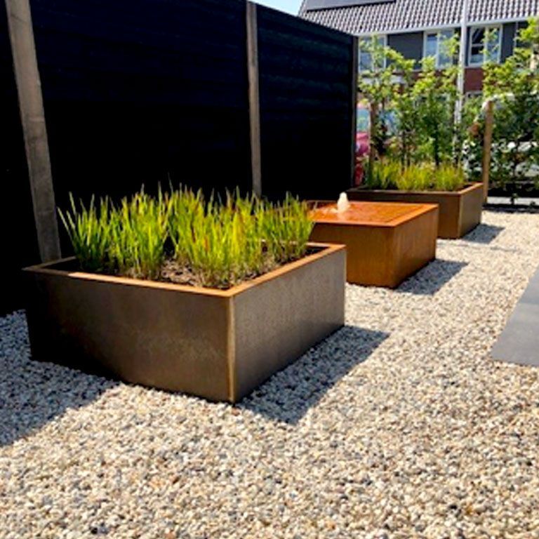 Floreira soldada em aço corten Montana 100 x 100 x 40 cm