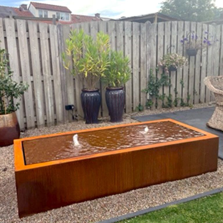 Fonte de água em aço corten 200 x 80 x 40 cm