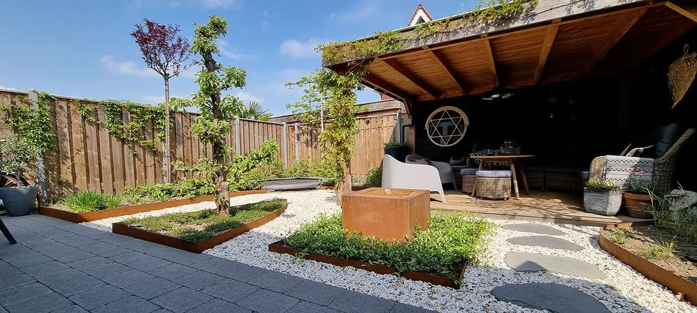 Colocação de borda em aço Corten no jardim: plano de etapas completo